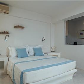 4 bedroom villa with pool, Paros, sleeps 8
